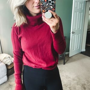 Aritzia TNA Sweater Small